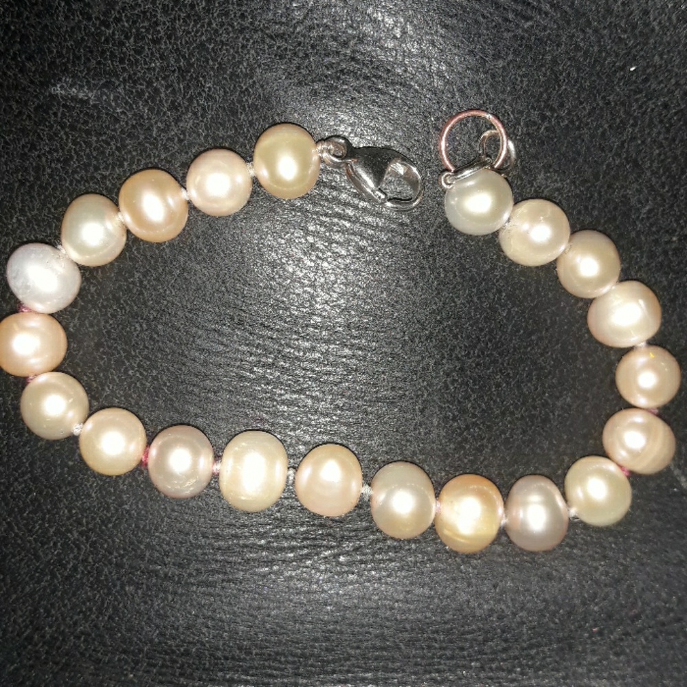 Beautiful pearl bracelet